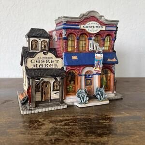 LEMAX SPOOKY TOWN Dragon’s Breath Costume Shop Casket Maker #05468 Retired WORKS
